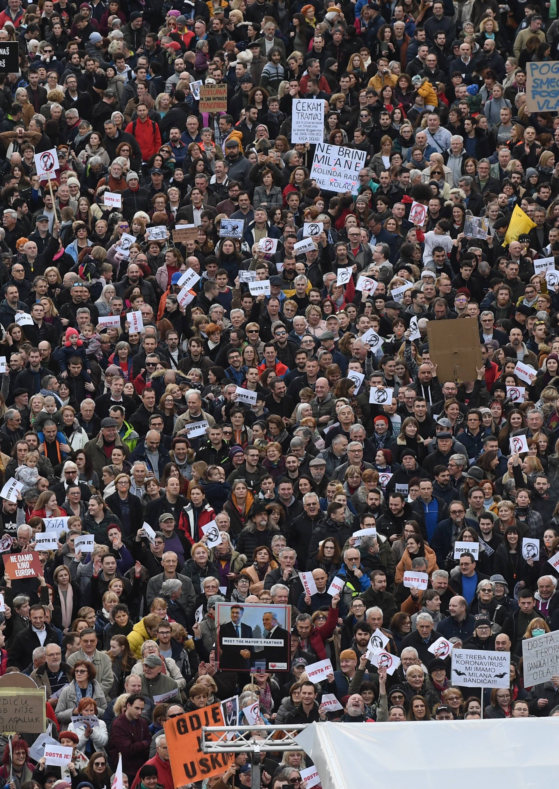 Tisuće na prosvjedu protiv Bandića u Zagrebu