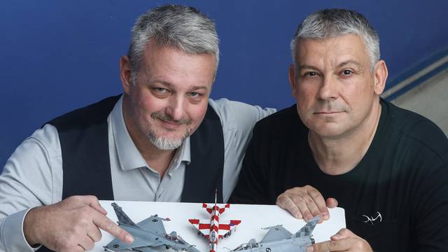 Zagreb: Maketari Davor Maričić i Tomislav Čagalj izradili su makete aviona Rafale i MiG21