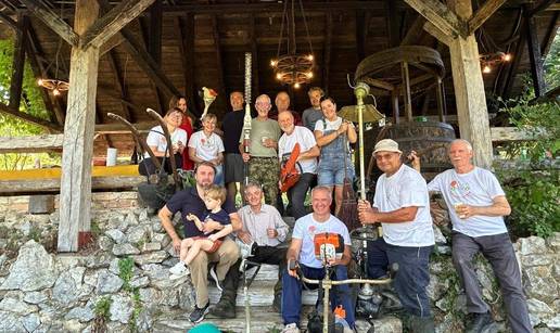 Kopaju, sade, izrađuju i druže se s ljudima istih sudbina: 'Uz biljke ne razmišljamo o raku'