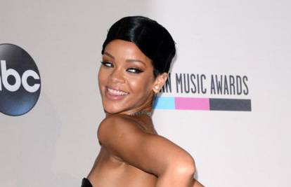 Producent potvrdio: Rihanna je počela snimati osmi album