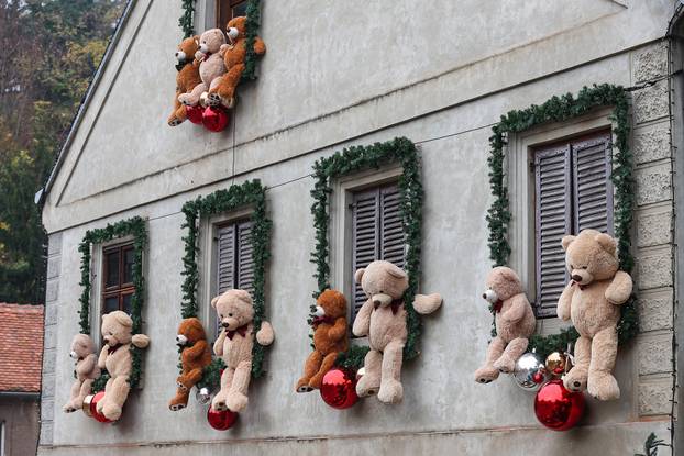 Zagreb: Kuća u Maloj ulici ukrašena za advent