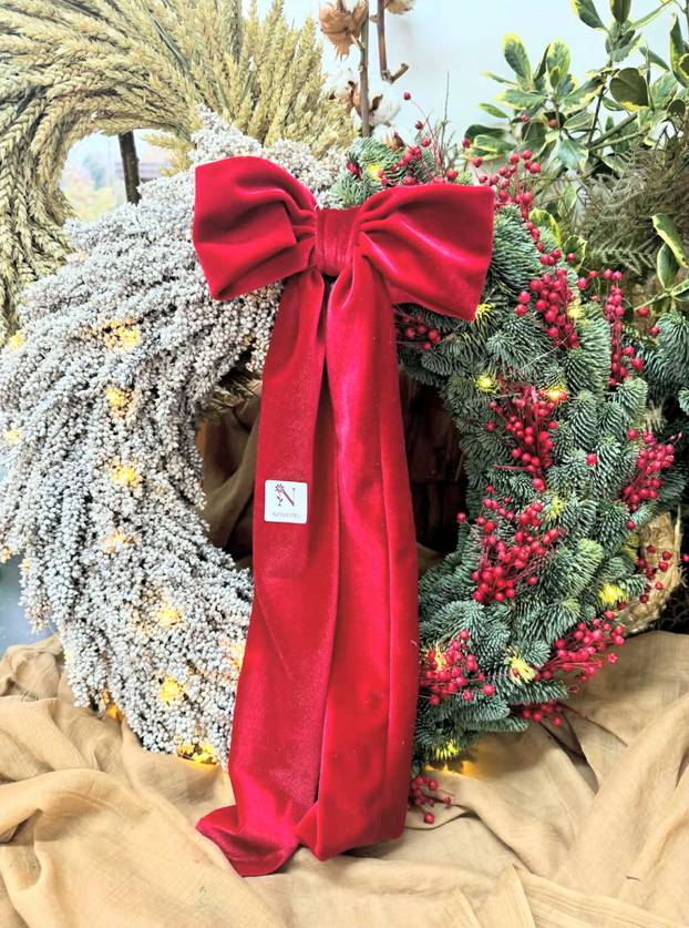 FOTO Domaći kreativci svojim vijencima za vrata stvaraju blagdansku magiju već na ulazu