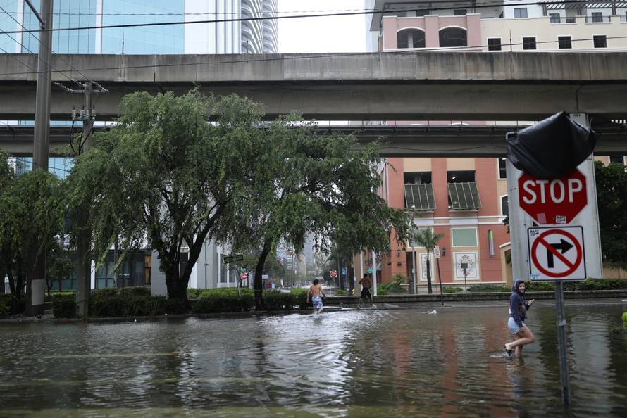 Flooding begins in the Brickell neighborhood as Hurricane Irma passes Miami