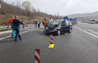 Dva auta sudarila se kod Male Kapele: Poginula je  žena (40)