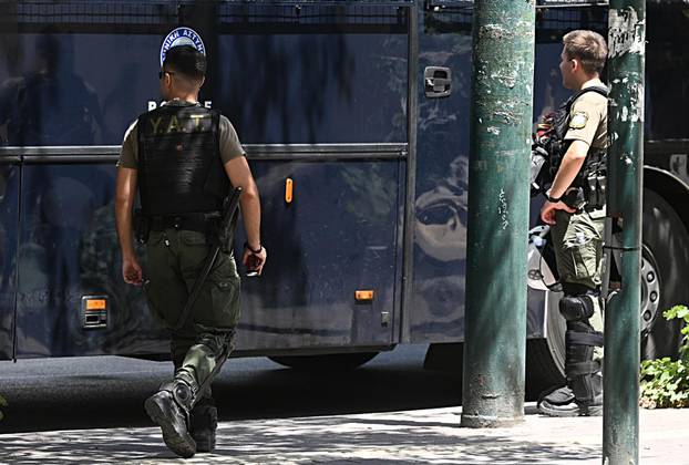 Atena: Jako osiguranje ispred hotela od kuda GNK Dinamo putuje za Zagreb