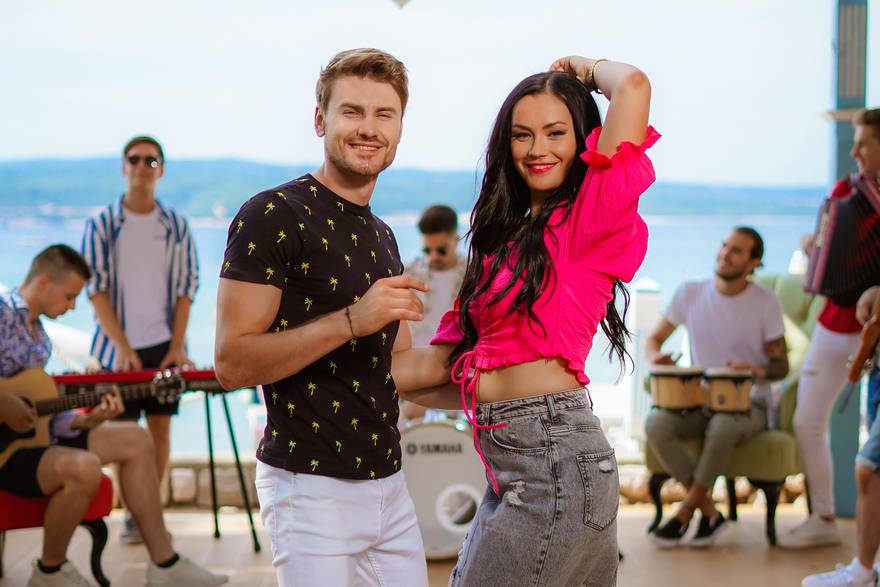 Novi hit - 100 života