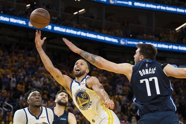 NBA: Playoffs-Dallas Mavericks at Golden State Warriors