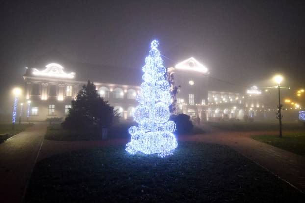 Vozila puna plišanih medvjedića apsolutni su hit adventa u Virovitici