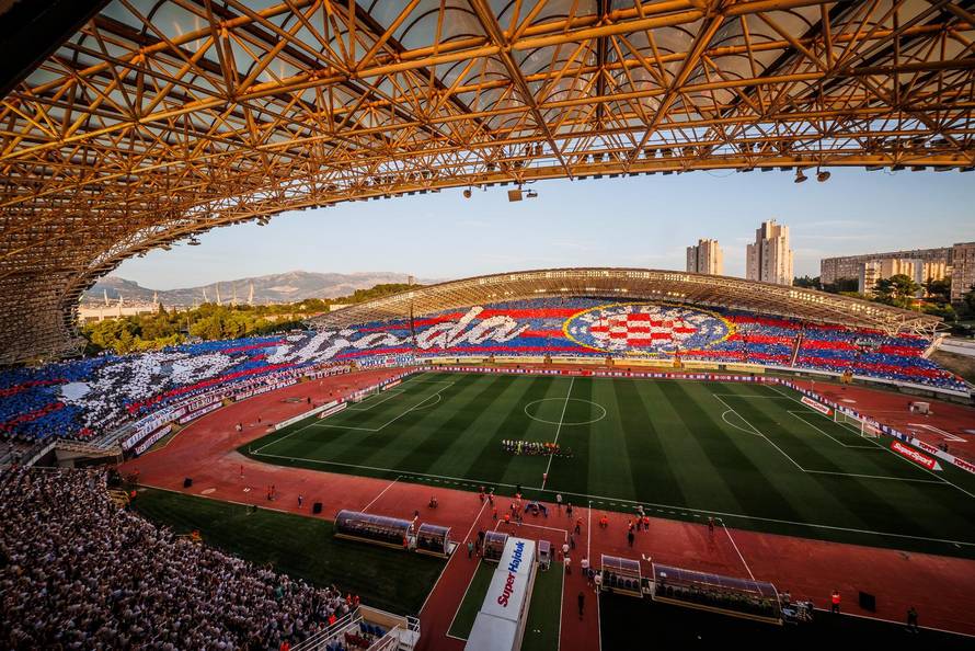 Split: Koreografija na stadionu Poljud prije početka utakmice Hajduk - Dinamo