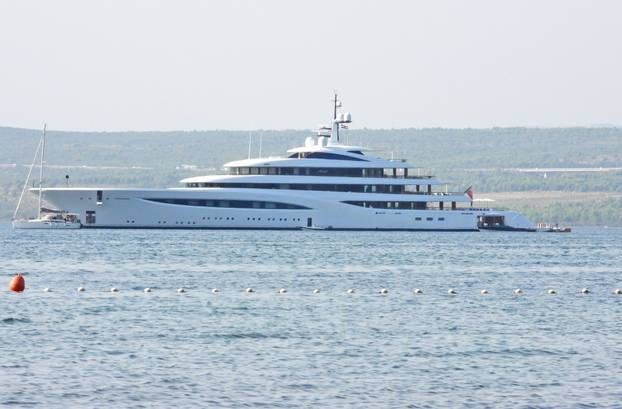 EKSKLUZIVNO 2022. Beyonce i suprug Jay-Z ukrcali šampanjac na gliser te se uputili na večeru