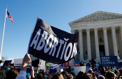 Američki vrhovni sud raspravlja o teksaškom zakonu o pobačaju