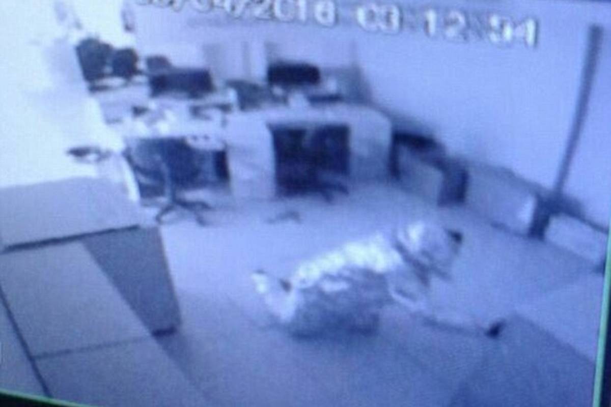 Maštoviti lopovi: Zamotali se u aluminijsku foliju i prošli alarm