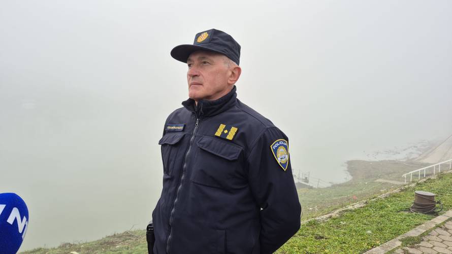 VIDEO Detalji užasa u Sl. Brodu: 'U čamcu su bili migranti iz Kine i Turske. Građani su ih izvlačili'