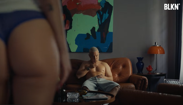 FOTO Relja i Nikolija šokirali publiku bizarnim spotom: 'Pa kao da im držimo svijeću...'