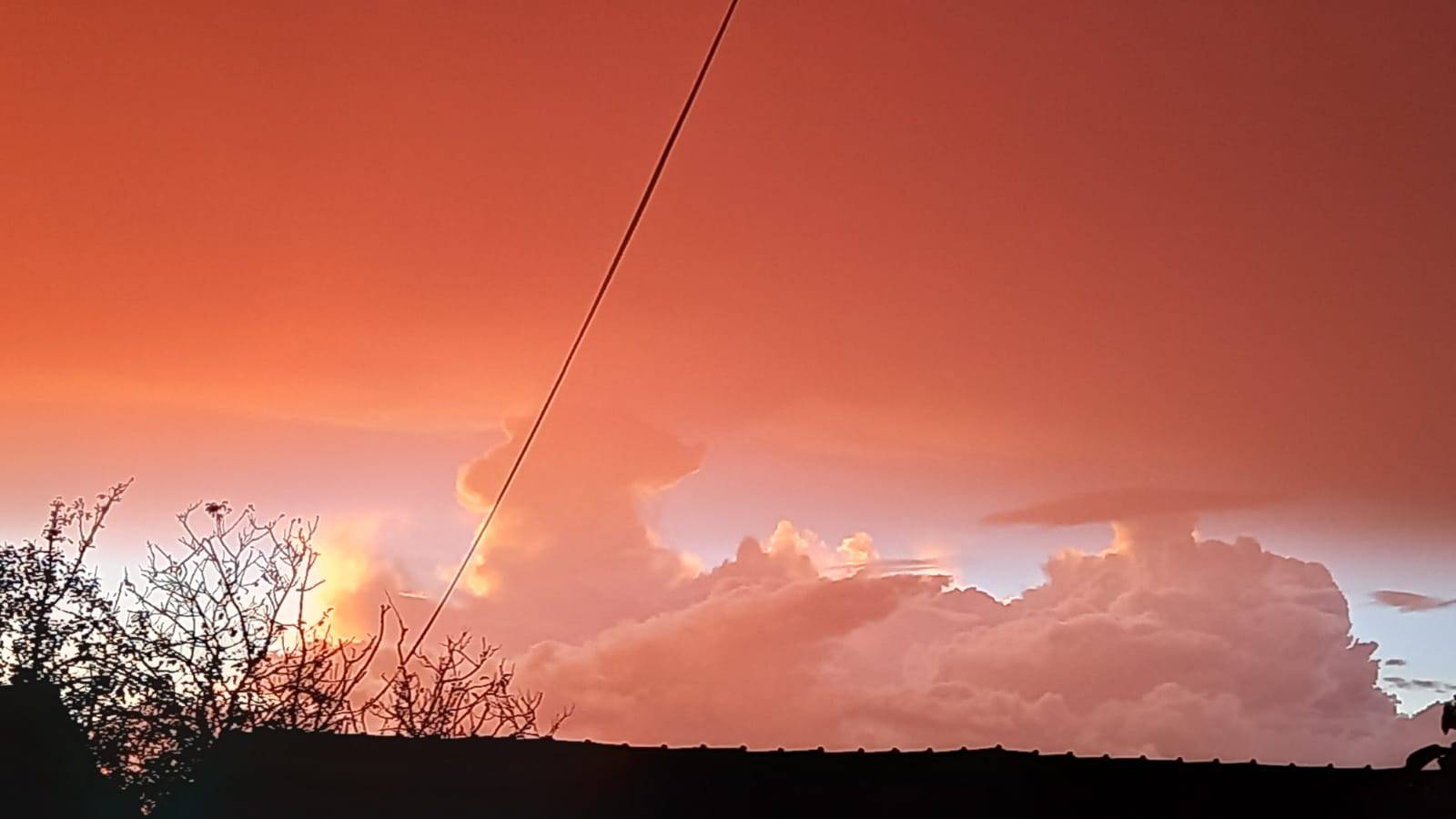 FOTO Čarolija iznad Zagreba: Duga, oluja i munja u isti čas