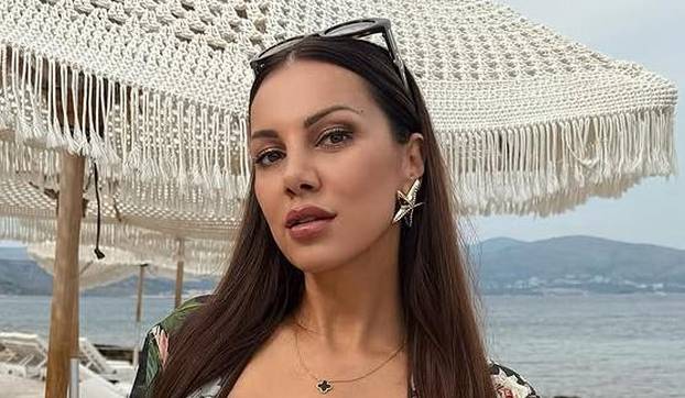 FOTO Njena seksi ljetna izdanja: Žanamari baš voli minijaturne bikinije, a evo kako joj stoje
