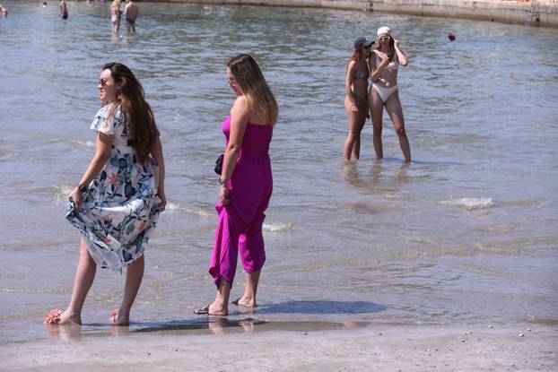Split: Turisti i posjtitelji Ultre uživaju na Bačvicama