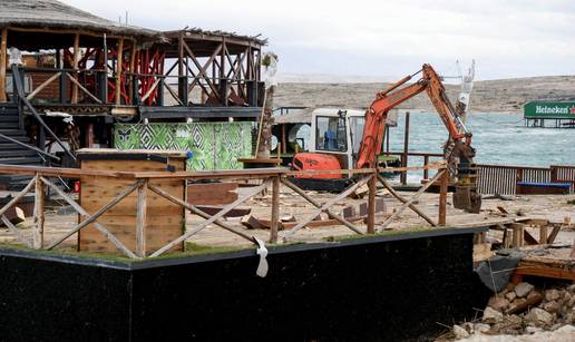 FOTO Ru&scaron;i se popularno mjesto za partijanere na Zr&cacute;u: Uskoro se otvara novi veliki klub