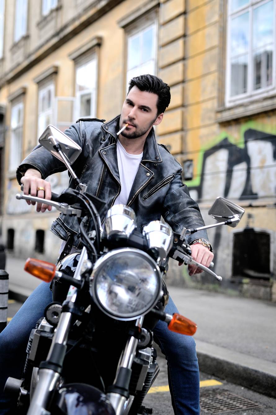 Zagreb: Maneken Dean Pelić