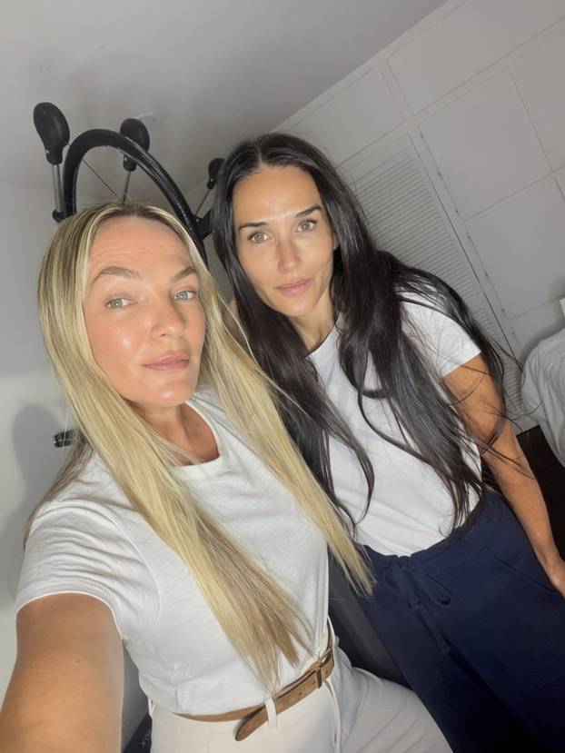 FOTO Demi Moore šokirala je fanove fotkom bez šminke. Pogledajte kako izgleda...