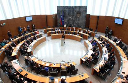 Slovenci izglasali tri zakona za provedbu arbitražne presude