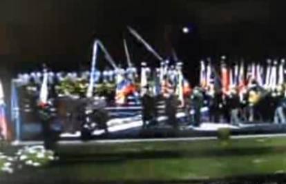 Slovenski nosač zastave pao za vrijeme ceremonije