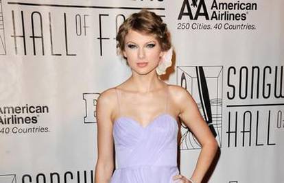 T. Swift: Pečem kolače jer to opušta i tražim si dečka