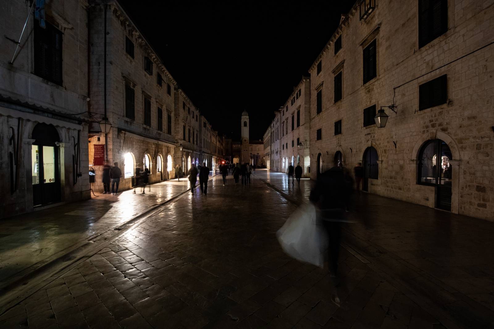 I Dubrovnik se prikljuÄio svjetskoj akciji  Sat za planet Zemlju