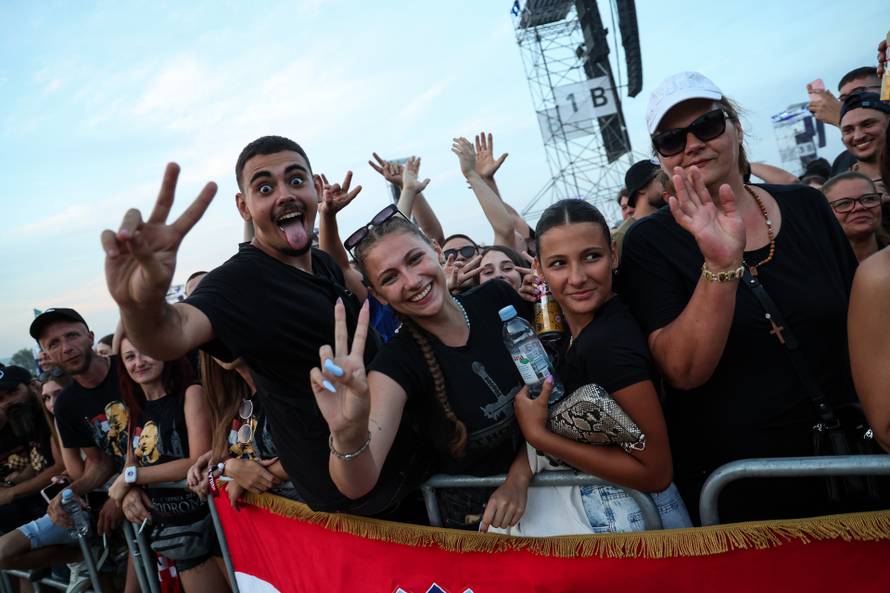 Zagreb: Atmosfera na Hipodromu uoči samog početka koncerta Marka Perkovića Thompsona