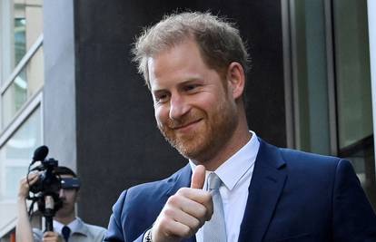 Britanske novine moraju princu Harryju platiti 180.000 dolara odštete: 'Bio je žrtva hakiranja'