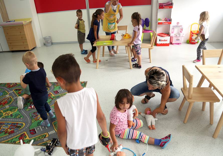 Nema jedne ruke ni tri prsta na drugoj, ali ona je - 'žena zmaj'!