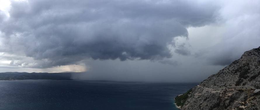 Vjetrovito, kiša, grmljavina...: Temperature će drastično pasti