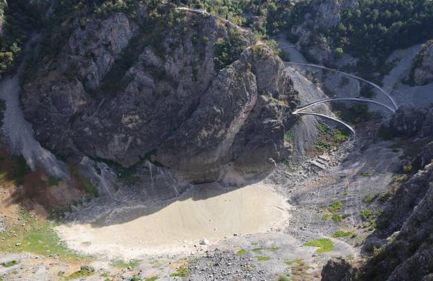 Imotski: Presušilo Modro jezero