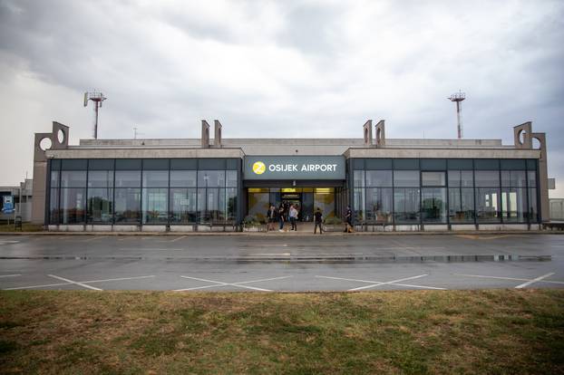 Osijek: Potpisivanje Sporazuma za izvođenje radova na projektu „Gradnja putničkog terminala Zračne luke Osijek“ 