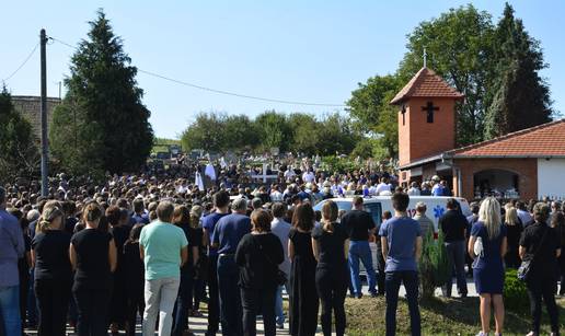 Zajedno i u smrti: Dvije Sare pokopali u zajedničkoj grobnici