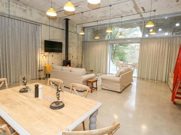 FOTO Od vojarne do top destinacije: Pogledajte kako je ratni bunker postao dom za odmor