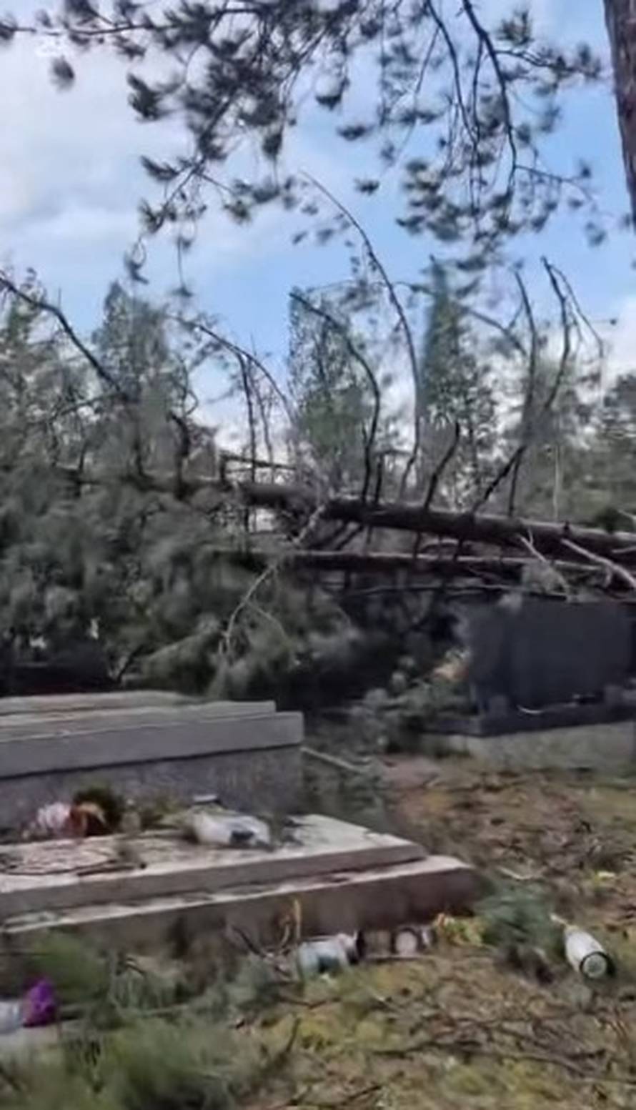 FOTO Oko 18 tisuća domova bez struje, Tomašević: 'Deseci škola i vrtića oštećeni su u Zagrebu'