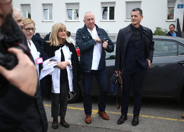 Zagreb: Djelatnici Dječje bolnice Srebrnjak održali prosvjed