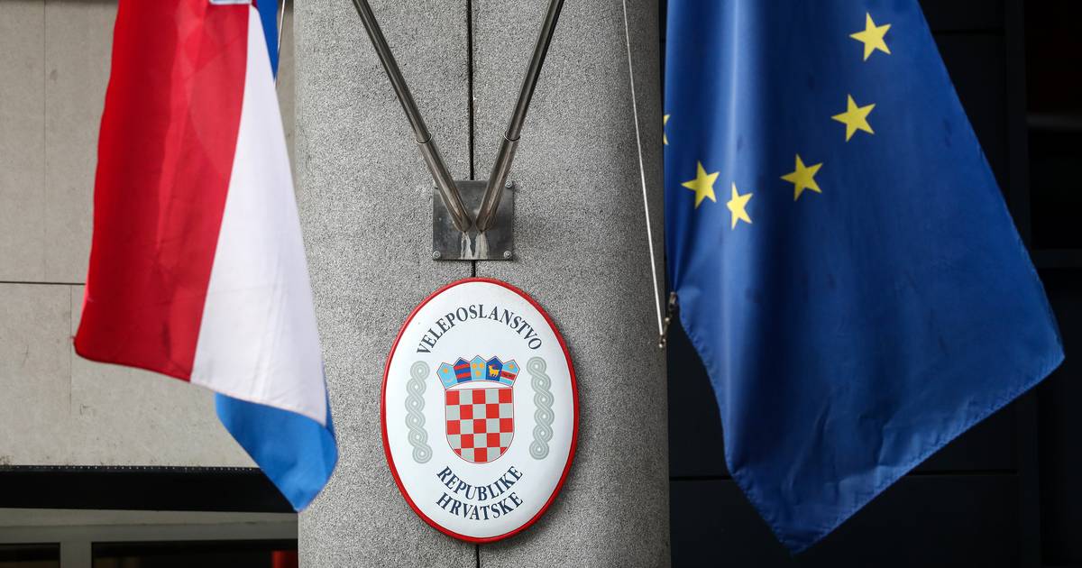 Serbs Claim: Croatian Diplomat Expelled for Espionage – Unveiling a Dangerous Conspiracy