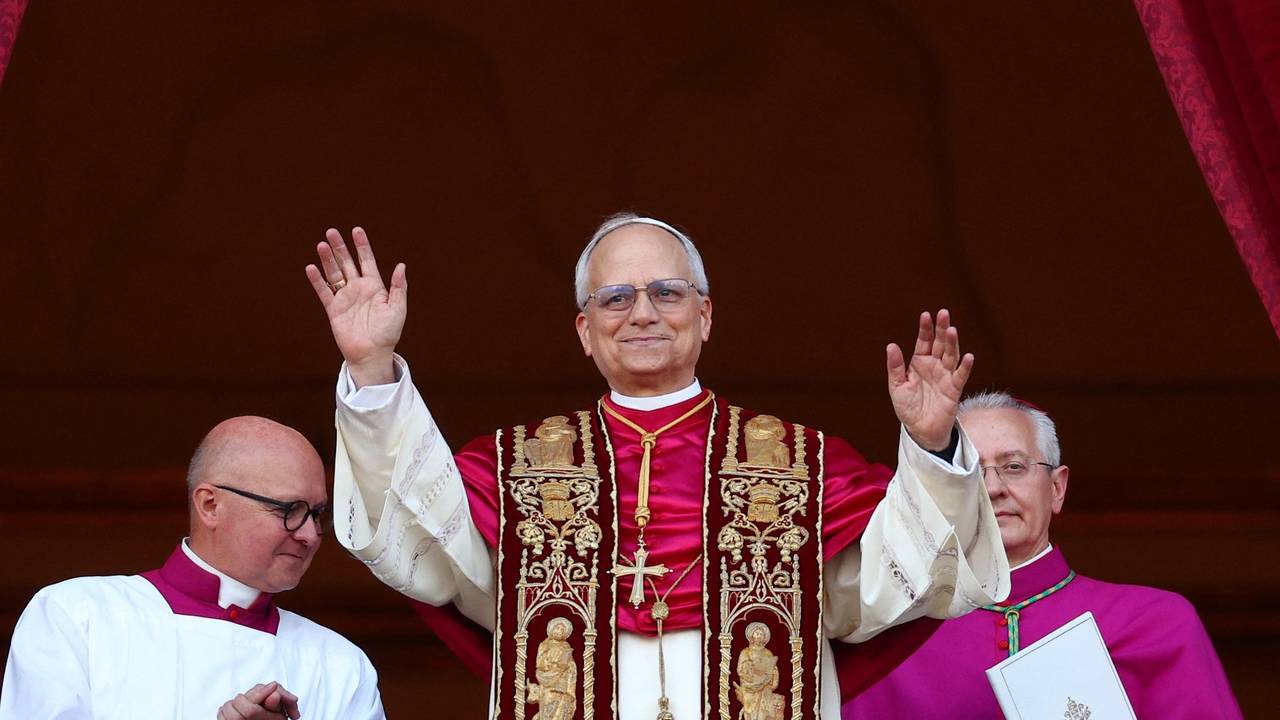 Novi papa sad ima rezidencije, vile, 'leži' na milijunima, a njegova plaća će vas iznenaditi