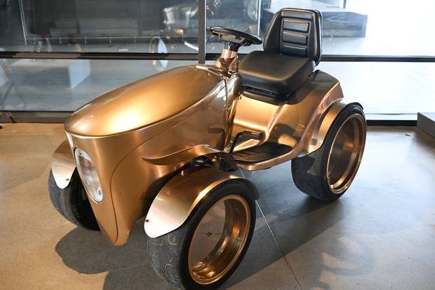 Zagreb: U predvorju MSU-a svečano otvorena izložba "MAMA ŠČ!"