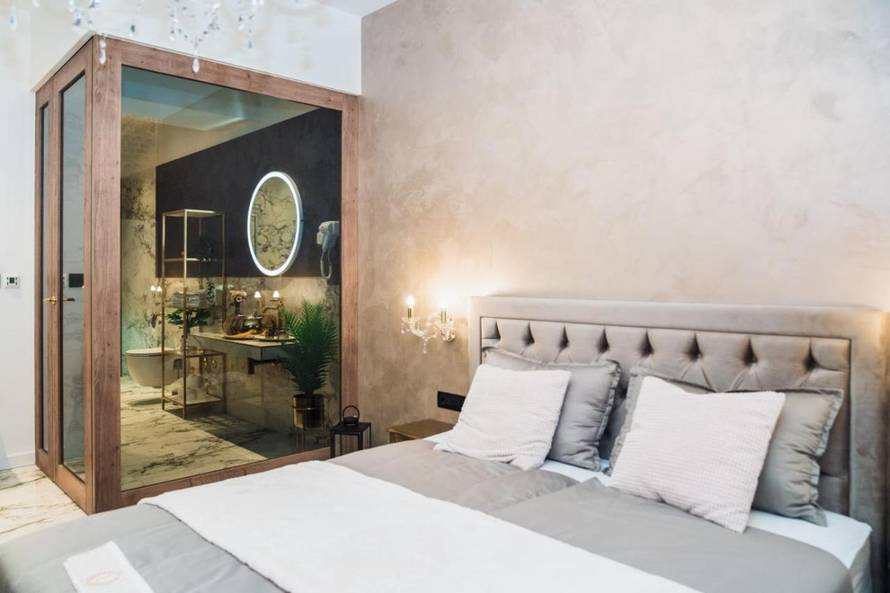 Novi apsurd u Splitu: Udruga gradske prostore pretvorila u luksuzne apartmane na Rivi?!