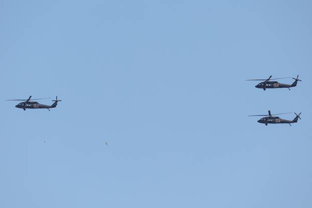 Zagreb: Prelet helikoptera tijekom svečanog obilježavanja 30. obljetnice VRO Oluja