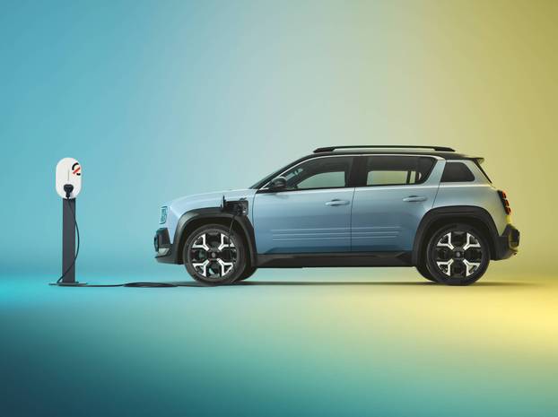 FOTO Povratak legende: Vratio se Renault 4. Veći je od Clija, ide na struju ima i pomični krov