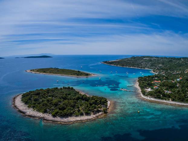 Fotografije iz zraka uvale Krknjaši na Drveniku Velom