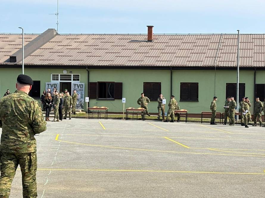 Prvi dan vojnog roka u Slunju