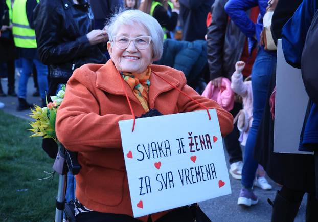 Zagreb: Održan jubilarni 10. Noćni marš za prava žena "Žene – kičma otpora"