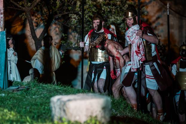 Imotski: Uprizorenje 24. Žive slike Muke Isusove