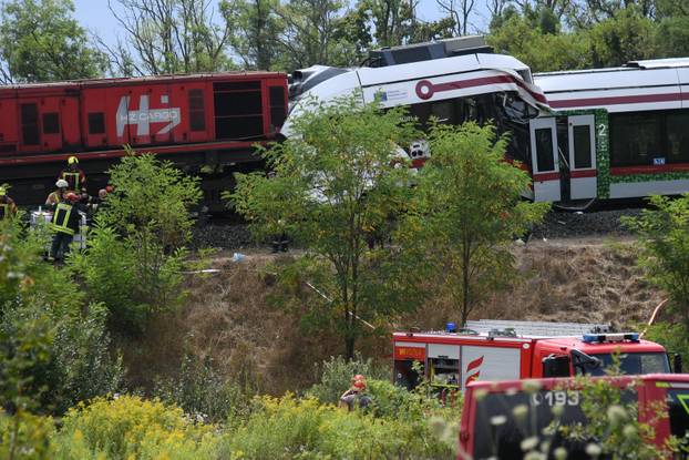Putnički i teretni vlak sudarili su se  između Gradeca i Svetog Ivana žabno