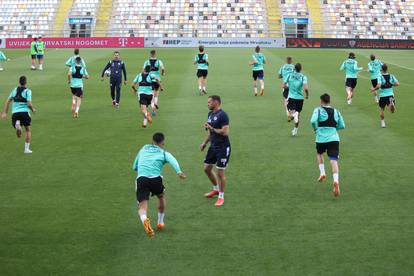 FOTO Kalinić trenirao za Hajduk na Rujevici uoči finala Kupa